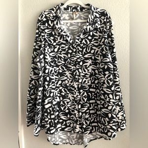 Comfy USA Black and White Button-Down Shirt